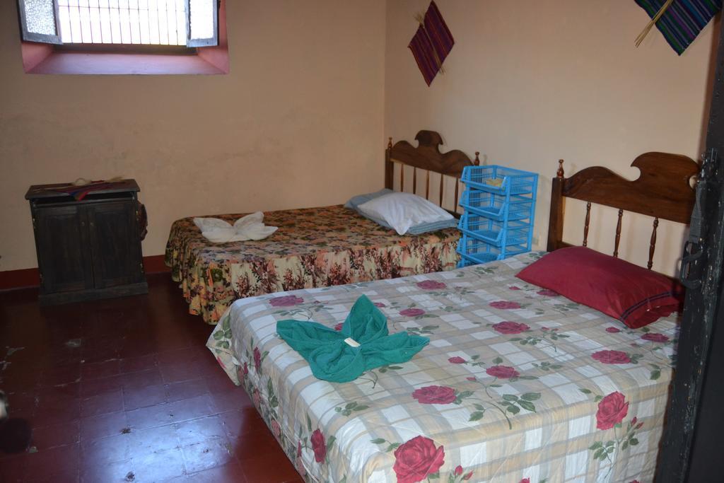 Hostal Morenos Antigua Luaran gambar